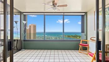 Yacht Harbor Towers condo # 3107, Honolulu, Hawaii - photo 5 of 20