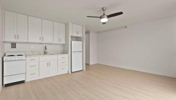 Holiday Manor condo # 1107, Honolulu, Hawaii - photo 2 of 23