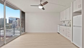 Holiday Manor condo # 1107, Honolulu, Hawaii - photo 4 of 23