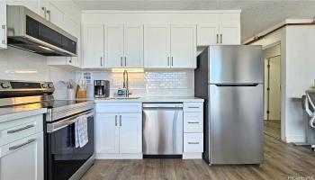 Holiday Manor condo # 1115, Honolulu, Hawaii - photo 4 of 25