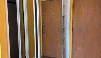 Holiday Manor condo # 1316, Honolulu, Hawaii - photo 2 of 10