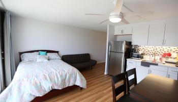 Holiday Manor condo # 1413, Honolulu, Hawaii - photo 3 of 19