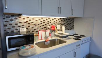 Holiday Manor condo # 1413, Honolulu, Hawaii - photo 6 of 19