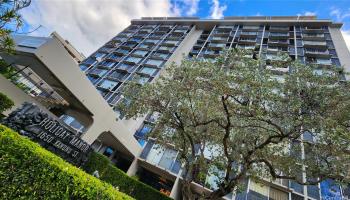 Holiday Manor condo # 406, Honolulu, Hawaii - photo 1 of 7