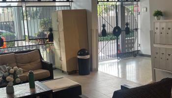 Holiday Manor condo # 712, Honolulu, Hawaii - photo 5 of 21