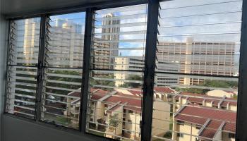 Holiday Manor condo # 712, Honolulu, Hawaii - photo 6 of 21