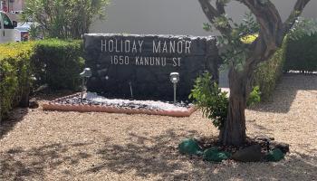 Holiday Manor condo # 915, Honolulu, Hawaii - photo 2 of 7