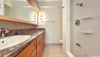 Kapiolani Manor condo # 1110, Honolulu, Hawaii - photo 5 of 13