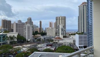 Kapiolani Manor condo # 1408, Honolulu, Hawaii - photo 1 of 10