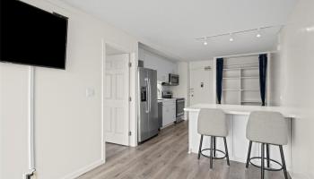 Kapiolani Manor condo # 1502, Honolulu, Hawaii - photo 3 of 24