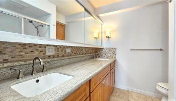 Kapiolani Manor condo # 1616, Honolulu, Hawaii - photo 3 of 22