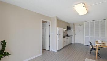 Kapiolani Manor condo # 1904, Honolulu, Hawaii - photo 3 of 20