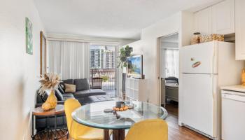 Kapiolani Manor condo # 404, Honolulu, Hawaii - photo 1 of 19