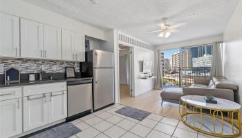 Kapiolani Manor condo # 703, Honolulu, Hawaii - photo 1 of 20