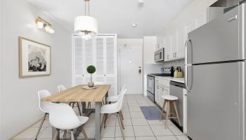 Kapiolani Manor condo # 703, Honolulu, Hawaii - photo 4 of 20