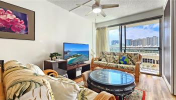 Kapiolani Manor condo # 705, Honolulu, Hawaii - photo 4 of 20