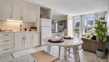 Kapiolani Manor condo # 812, Honolulu, Hawaii - photo 1 of 25