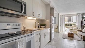 Kapiolani Manor condo # 812, Honolulu, Hawaii - photo 4 of 25