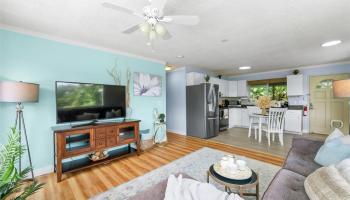 1681 Mahani Loop Kalihi Valley, Honolulu home - photo 3 of 25 1681 Mahani Loop Kalihi Valley, Honolulu home - photo 3 of 25