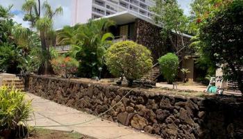 Oahuan Ltd condo # 108, Honolulu, Hawaii - photo 1 of 7