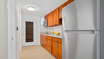 Oahuan Ltd condo # 211, Honolulu, Hawaii - photo 2 of 18