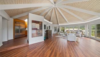 171  Waokanaka Place Old Pali, Honolulu home - photo 2 of 25