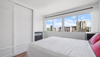 Punahou Hale/Oahuan Tower L condo # 1005, Honolulu, Hawaii - photo 2 of 22