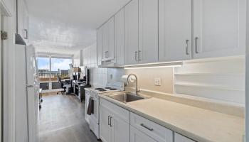 Punahou Hale/Oahuan Tower L condo # 1005, Honolulu, Hawaii - photo 3 of 22