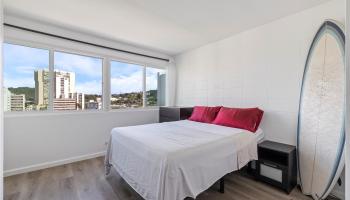 Punahou Hale/Oahuan Tower L condo # 1005, Honolulu, Hawaii - photo 4 of 22