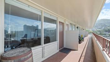 Punahou Hale/Oahuan Tower L condo # 1005, Honolulu, Hawaii - photo 6 of 22