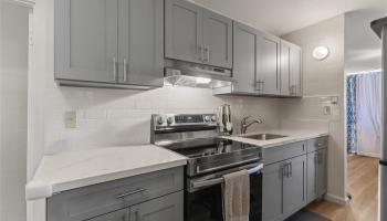 Punahou Hale/Oahuan Tower L condo # 301, Honolulu, Hawaii - photo 6 of 25