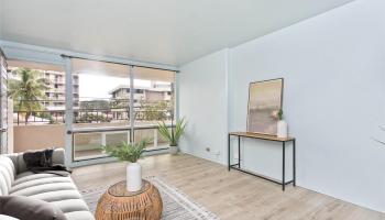 Punahou Hale/Oahuan Tower L condo # 307, Honolulu, Hawaii - photo 2 of 13