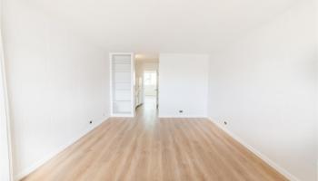 Punahou Hale/Oahuan Tower L condo # 605, Honolulu, Hawaii - photo 4 of 23