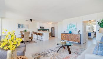 Punahou Hale/Oahuan Tower L condo # 904-905, Honolulu, Hawaii - photo 1 of 24