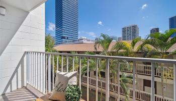 FERN GARDENS condo # 303, Honolulu, Hawaii - photo 4 of 12