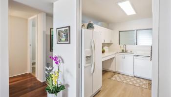 1717 Ala Wai condo # 2305, Honolulu, Hawaii - photo 4 of 25