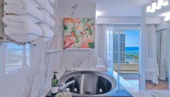 1717 Ala Wai condo # PH 4, Honolulu, Hawaii - photo 5 of 10