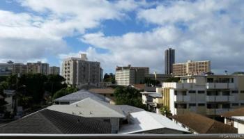 Citron Villa condo #308, Honolulu, Hawaii - photo 4 of 9