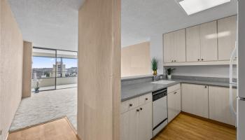 Mott-Smith Laniloa condo # 2005, Honolulu, Hawaii - photo 4 of 25