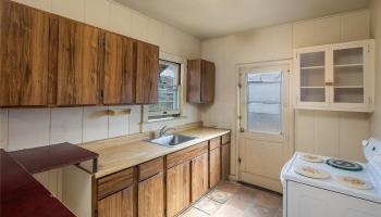 1724 School Street Kalihi-lower, Honolulu home - photo 2 of 14 1724 School Street Kalihi-lower, Honolulu home - photo 2 of 14