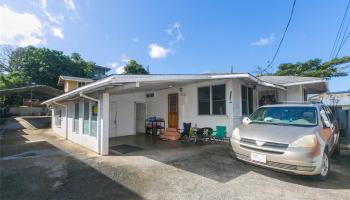 1735A Kamohoalii Street Kalihi-upper, Honolulu home - photo 1 of 24 1735A Kamohoalii Street Kalihi-upper, Honolulu home - photo 1 of 24
