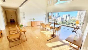 Courtyards At Punahou condo # 1, Honolulu, Hawaii - photo 3 of 24