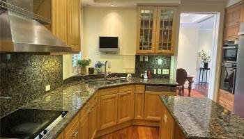 Courtyards At Punahou condo # 33, Honolulu, Hawaii - photo 5 of 19