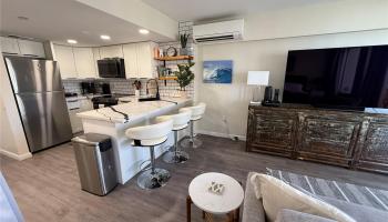 Ilikai Apt Bldg condo # 834, Honolulu, Hawaii - photo 4 of 25