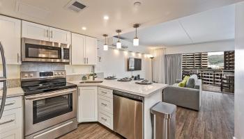 Ilikai Apt Bldg condo # 911, Honolulu, Hawaii - photo 4 of 20