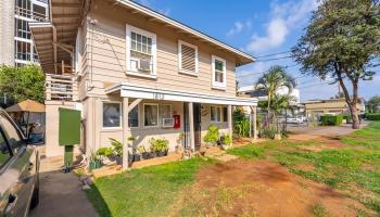 1812 Algaroba St Honolulu - Multi-family - photo 3 of 8