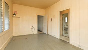 1812  Young St Moiliili, Honolulu home - photo 3 of 13
