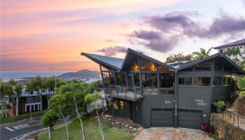 1826  Laukahi Street Waialae Iki, Diamond Head home - photo 2 of 25