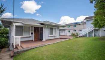 1848 Puowaina Drive Punchbowl Area, Honolulu home - photo 3 of 25 1848 Puowaina Drive Punchbowl Area, Honolulu home - photo 3 of 25