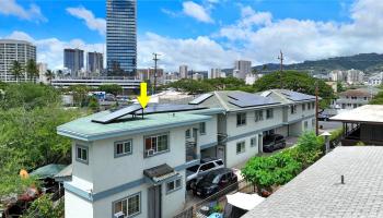 1867  Kapiolani Blvd Mccully, Honolulu home - photo 2 of 19